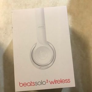 Beat by Dre Solo 3 Wireless headphone white